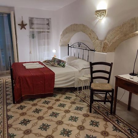 Palazzo Acquaviva Hotel Монополи Екстериор снимка