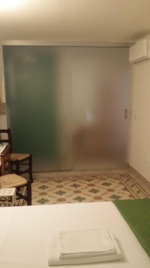 Palazzo Acquaviva Hotel Монополи Екстериор снимка