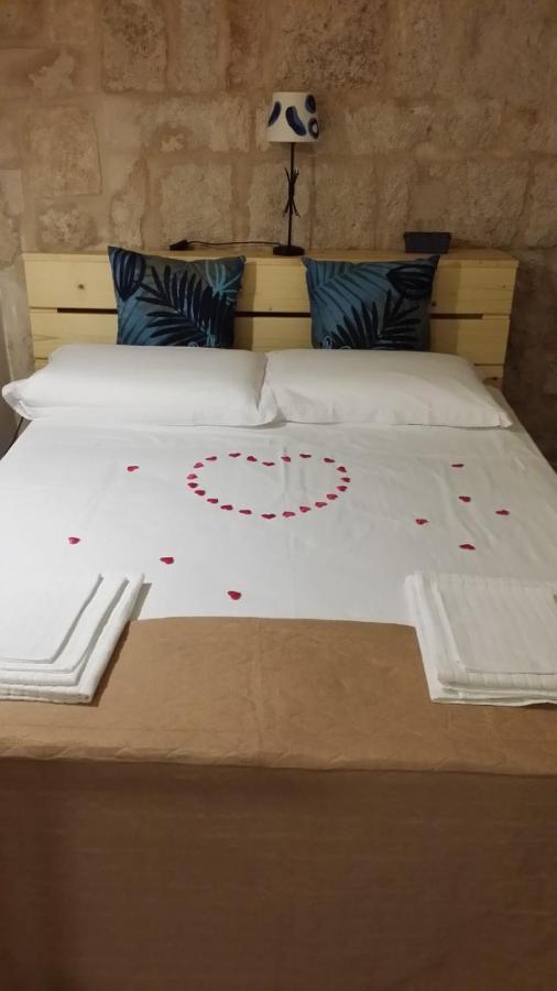 Palazzo Acquaviva Hotel Монополи Екстериор снимка