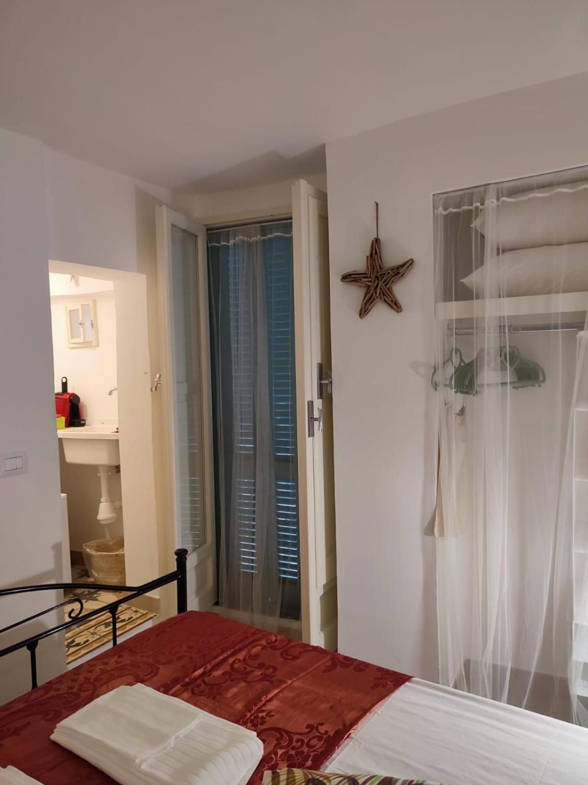 Palazzo Acquaviva Hotel Монополи Екстериор снимка